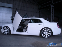 chrysler_300c_01