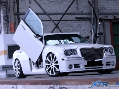 chrysler_300c_06