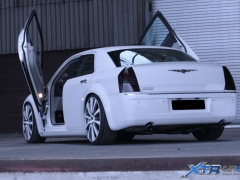 chrysler_300c_11